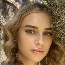 Claire Jameson's Instagram, Twitter & Facebook