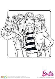 Coloriage Et Illustration Barbie Fashionistas Le Selfie Un Portable Trois Amies Et Hop Une Petite Phot Mermaid Coloring Book Barbie Coloring Barbie Drawing