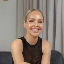 Nicole Corrales: Young Parenting, Endometriosis Journey and Family Vlogging 