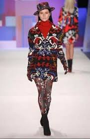 E sembra che ti stia avvicinando sempre di più alla tua meta! Desigual Vestiti Inverno 2017 I Piu Belli Dalla Sfilata Di New York Purse Co