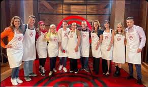 The contestants taking part in celebrity masterchef 2021 are katie price, megan mckenna, joe swash, melanie sykes, penny lancaster, kem cetinay, johannes radebe, duncan james, su pollard, nabil abdulrashid, patrick grant, kadeena cox, bez, dion dublin, will kirk, rita simons, michelle collins, melissa johns, gavin esler, and munya chawawa. Esto Es Lo Que Sabemos De La Nueva Edicion Masterchef Celebrity 2021