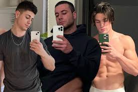 Meet the men photoshopping their dicks online - Cocktails & Cocktalk