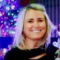 Kari Graham's Instagram, Twitter & Facebook