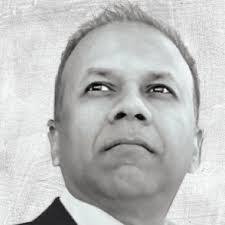 Larry Loucks's Instagram, Twitter & Facebook