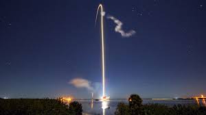Bald wird es so aussehen, als gäbe es doppelt so viele sterne am himmel, prognostizieren forscher. Lichterkette Am Nachthimmel Starlink Satelliten Sichtbar Br24