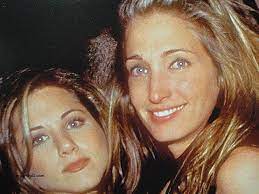 Image Result For Carolyn Bessette Kennedy Wedding Ring Carolyn Bessette Kennedy Carolyn Bessette Kennedy Style John Kennedy Jr