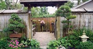 Japanese Gate And Bonsai Garden I Believe This Is At Huntington Gardens In Pasadena Ca Land Modern Japanese Garden Japanese Garden Japanese Garden Landscape