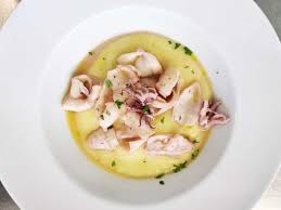 Aggiungete ancora un pochino di sale se occorre, di pepe nero e dell'altro trito di prezzemolo. Calamari Con Purea Di Patate A Cena Da Maria