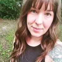 Stephanie Neubert's Instagram, Twitter & Facebook