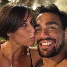 Flavia e fabio hanno già due figli, federico e farah, nati rispettivamente nel 2017 e nel 2019.la f accomuna tutti i membri della famiglia e. Fabio Fognini Svela Io E Flavia Pennetta Aspettiamo Una Femmina Il Suo Nome Comincera Per F