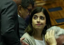 She is popular for being a political scientist. De Prodigio A Traidora Da Esquerda Os Conflitos De Tabata