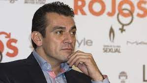 Jorge Salinas es hospitalizado tras aplicarse solvente de pintura en el ojo  | El Diario Ecuador