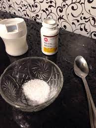 I Had Such A Bad Bump Beside My Nose Piercing I Crushed Some Aspirin And Sea Salt Together Added A Few Drops Nose Piercing Nose Piercing Care Piercing Bump