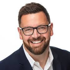 Evan Dash's Instagram, Twitter & Facebook