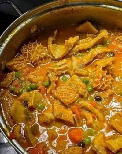 Dobradinha tradicional em panela de barro