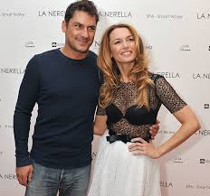 Hozzátette, büszke volt felesége üzleti sikereire. Toman Szabina Oszinten Vallott Hazassagarol Habostorta Hu