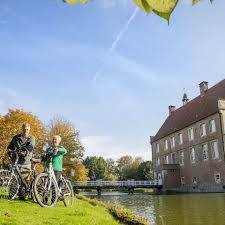 100 Schlosser Route Radtour Auf Dem Beliebten Radweg Im Munsterland In 2020 Ausflug Nrw Radtour Tourismus