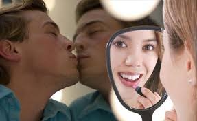 Crecen las consultas por casos de narcisismo