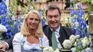 Markus söder fordert schärfere kontrollen. Markus Soder Frau Kinder Privatleben Das Verrat Der Ministerprasident Und Csu Chef Politik