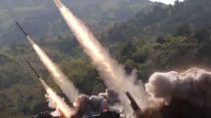 En russie il y a depuis quelques années un doctrine militaire qui prévoit la possibilité de frappe nucléaire . Armement Le Monde Compte Moins D Armes Nucleaires Mais E