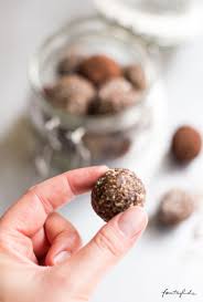 Uber Das Essenkochen Im 1 Jahr Mit Baby Und Unser Kleines Grosses Helferlein Dabei Rezepte Fur Unseren Liebsten Babybrei Und Energy Balls Fur Die Stillende Rezepte Essen Kochen Essen