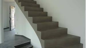 Ce materiau offre en effet plusieurs avantages. Escalier Beton Cire Renovez Votre Ancien Escalier Avec Le Beton Cire
