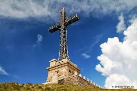 La baza vârfului caraiman se află orașul bușteni. Crucea Eroilor De Pe Caraiman Dreamtrips Ro