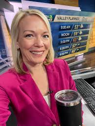 Good morning! Happy Wednesday ☕️ I'm still tracking some lingering showers  this morning. Showers will taper off later today. Then we begin a drying  trend through the rest of the week. Who's