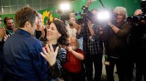 Annalena baerbock trampolin tsv pattensen. Grunen Politikerin Annalena Baerbock Uber Schlechte Turnhallen