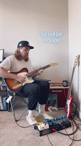 I apologize to my neighbors and pray my next apartment has thicker walls.  #fyp #guitarsolo #guitartok #guitarhero #bedroomguitar #bedroomguitarist