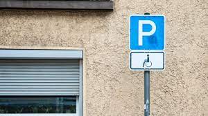Damit sie auf einem behindertenparkplatz parken dürfen, benötigen sie hierfür einen extra parkausweis. Behindertenparkplatz Wer Darf Drauf Und Wer Nicht Ratgeber Bild De