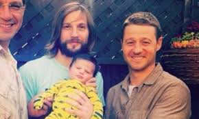 His mother was an art director at brown university's theatre department, while his father was a drama teacher, an actor, a playwright, and a director. Ben Mckenzie Meets Former Co Star Logan Marshall Green S Newborn Son Daily Mail Online
