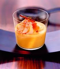 Kurbissuppe Mit Gebratenen Jakobsmuscheln Kurbissuppe Lebensmittel Essen Jakobsmuscheln Rezept