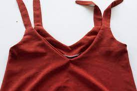 Maybe you would like to learn more about one of these? Diy Coudre Un Top A Bretelles Nouees Sans Patron Cha S Hands