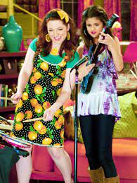 Pin By Blaine Smythe On Selena Gomez Tv Show Outfits Wizards Of Waverly Place Alex Russo