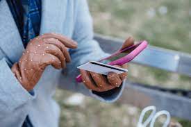 What is the hinge app? Is Hinge More Serious Than Tinder
