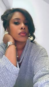 Hello dear cat lovers! 😺My name is Timi, I come from Germany and I am 20  years old and still photogenic and in good shape. Unbelievable right?