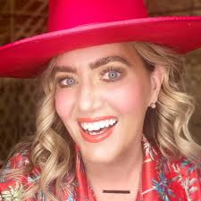 Today's blog post is such a special one as I am handing it over to someone  that is a huge inspiration to me. Not only is she a Jilly Academy Alumni,  she