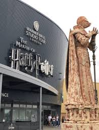 Résultat de recherche d'images pour "studios harry potter"