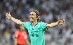 Modrić is slightly taller than messi, but the argentinian is stronger. Modric Confirms Intention To End Career At Real Madrid Football Espana