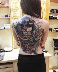 Amber luke (25 tuổi) nổi tiếng trên mạng xã hội nhờ vẻ ngoài đặc biệt với hơn 200 hình xăm trên khắp cơ thể. XÄƒm Viá»‡t Tattoo Con Gai XÄƒm Kin LÆ°ng Auto Ä'áº¹p Gai Facebook