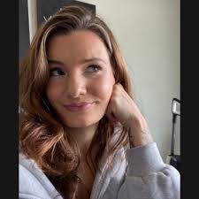 TRL 🧚 (@readerlines)