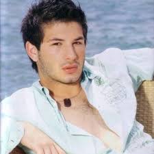 Με Μια Μηχανή — Γιώργος Περρής