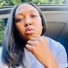 Dionna Sharay Smith (@theehealingsmith)