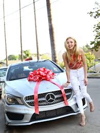 Whether it's your girlfriend, wife, mother, sister or close female friend, seeing her own name on the present will give her such a buzz! Peyton Roi List With Her 17th Birthday Present 18 Gotceleb