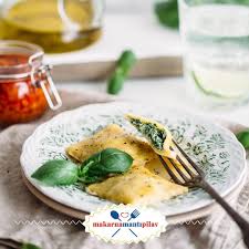 Ispanakli Ravioli Ile Konuklarinizin Kiskanacagi Lezzeti Yakalayabilirsiniz Food Camembert Cheese Cheese