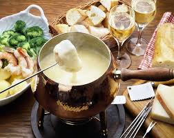 Le Fromage Fondu Est Il Plus Calorique Le Blog Anaca3 Com Restaurant Fondue Fondue Recettes De Collations