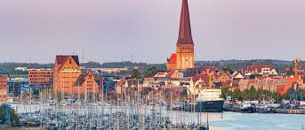 Rostock houses the university of rostock, the oldest and largest university in continental northern europe, the convent of the holy cross and the adjacent medieval city wall. Teuer Wird Es Nur Direkt Am Wasser Was Der Immobilienmarkt In Rostock Fur Kaufer Und Mieter Bereithalt
