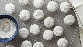 In a very large mixing bowl, combine the eggs and sugars. Mexican Wedding Cakes Recipe Pillsbury Com