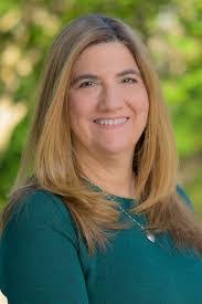 Shannon Eades's Instagram, Twitter & Facebook